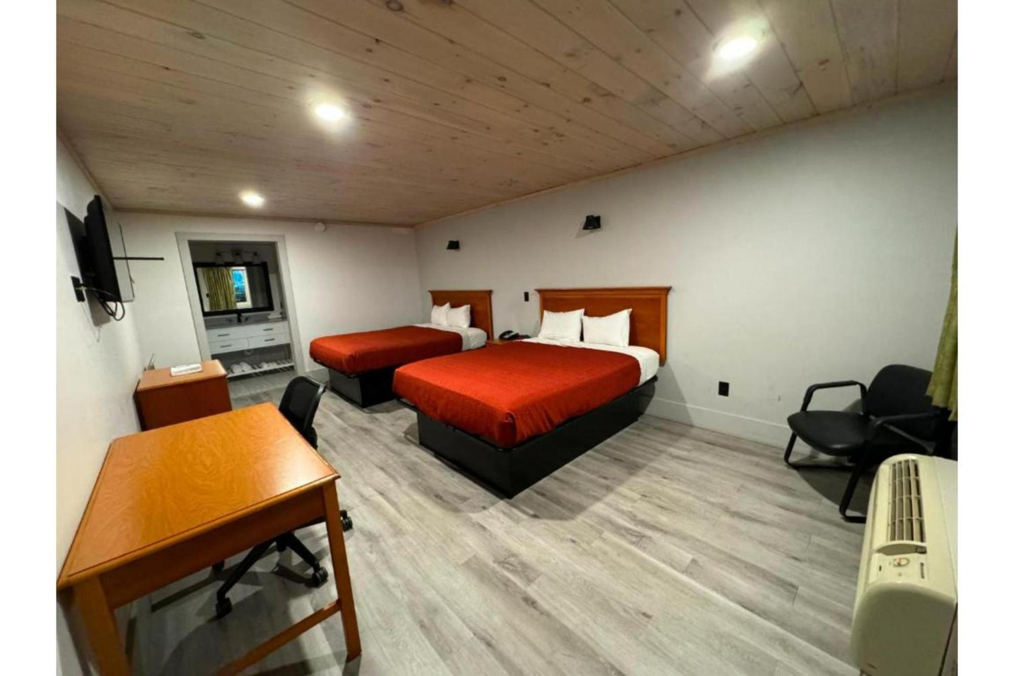 Tennessee Mountain Lodge Riverside By Oyo Pigeon Forge Exterior photo